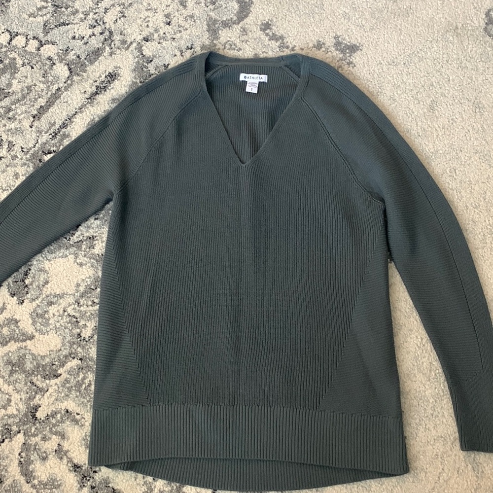New Athleta Women’s v-neck sweater. Size small